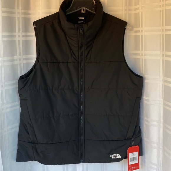 The North Face Jackets & Blazers - NWT The North Face Women’s Black Everyday Insulated Puffer Vest Size X-Large NEW
